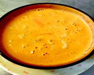 L9 - Thai Tam Yum leves csirkehússal