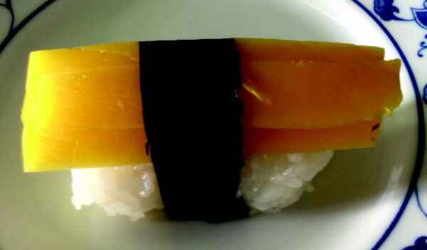 Su13 - Japán retek nigiri 1db