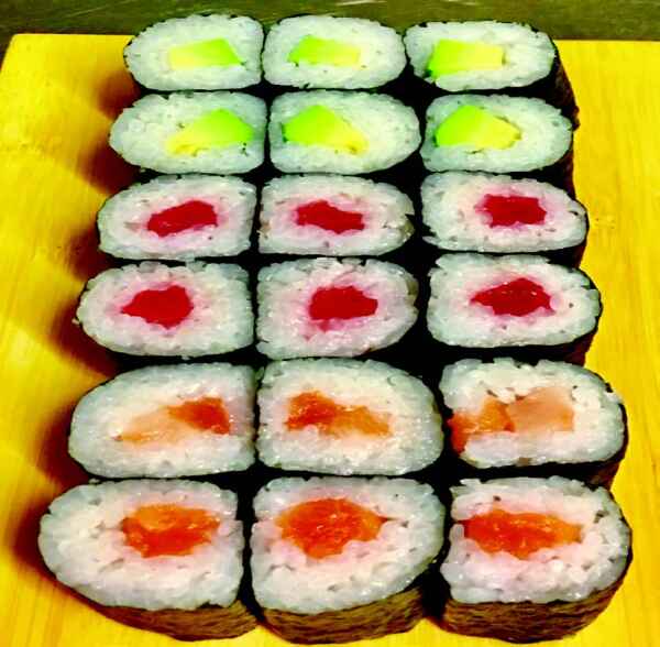 Su132 - Vegyes maki (avokádó, lazac, tonhal) 18db
