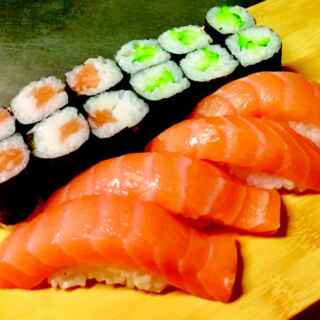 Su234 - 8db nigiri, 12db kis maki