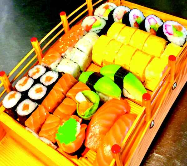 Su267 - Luxus vegyes nigiri és maki tál