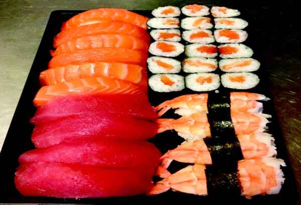 Su288 - 18 vegyes nigiri, 18 lazac maki