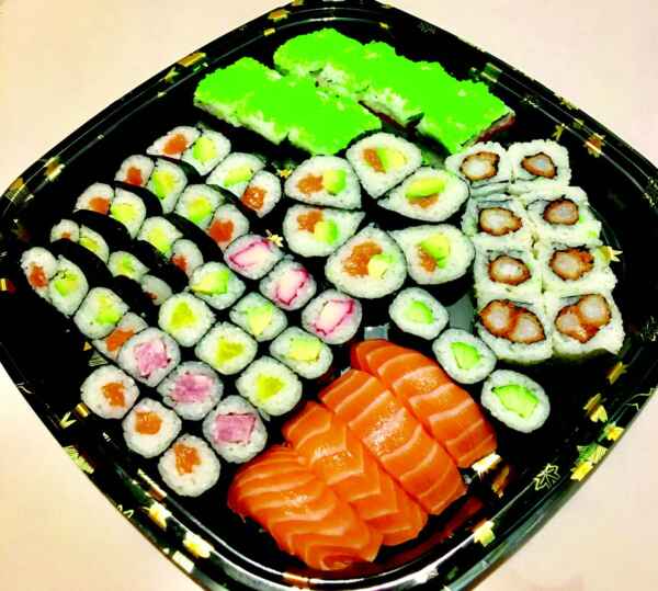 Su290 - 4db nigiri, 48db közepes és kis maki tál