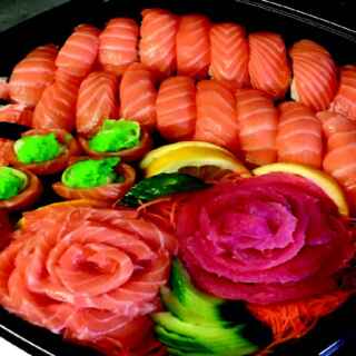 Su516 - Vegyes nigiri és sashimi tál