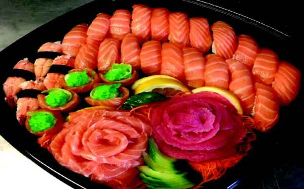 Su516 - Vegyes nigiri és sashimi tál