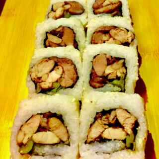 Su95 -Sült kacsa, poréhagyma maki, teriyaki szósszal 8db