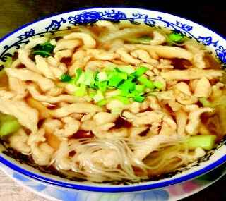 Viet-pho4 - Rizstészta leves csirkehússal, zöldséggel